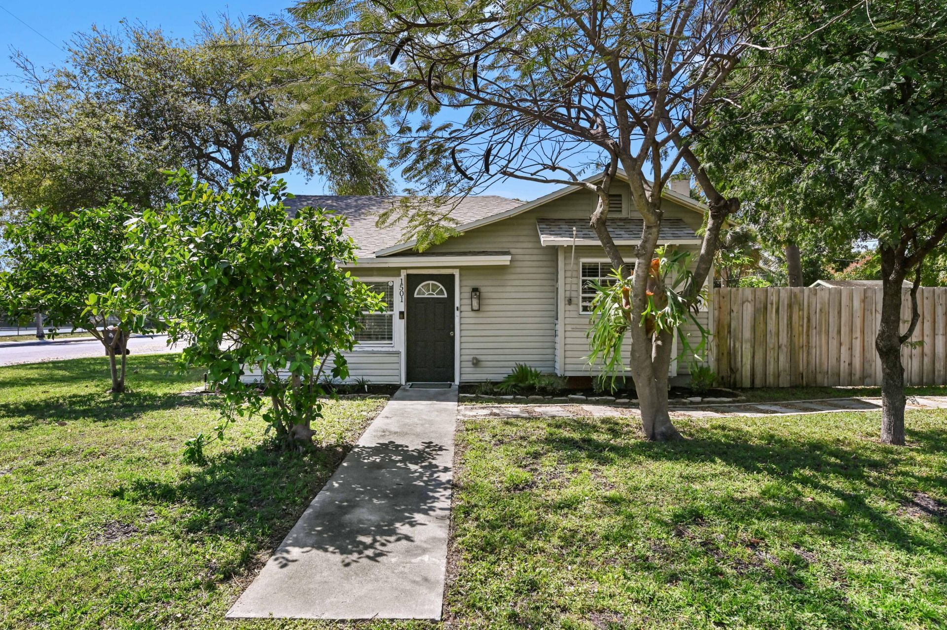 1501 N D Street, Lake Worth Beach, FL 33460 Photo