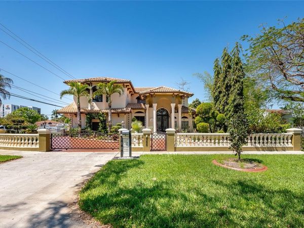 588 Miller Dr , Miami Springs, FL 33166