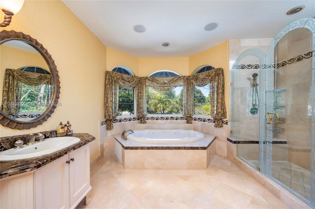 588 Miller Dr, Miami Springs, FL 33166 Photo