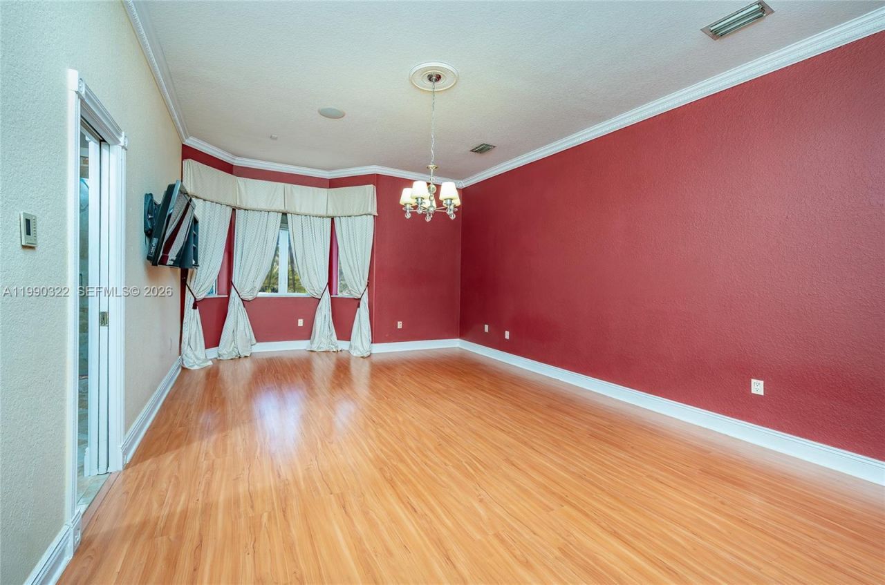 588 Miller Dr , Miami Springs, FL 33166 Photo