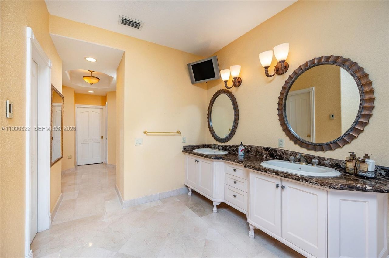 588 Miller Dr, Miami Springs, FL 33166 Photo