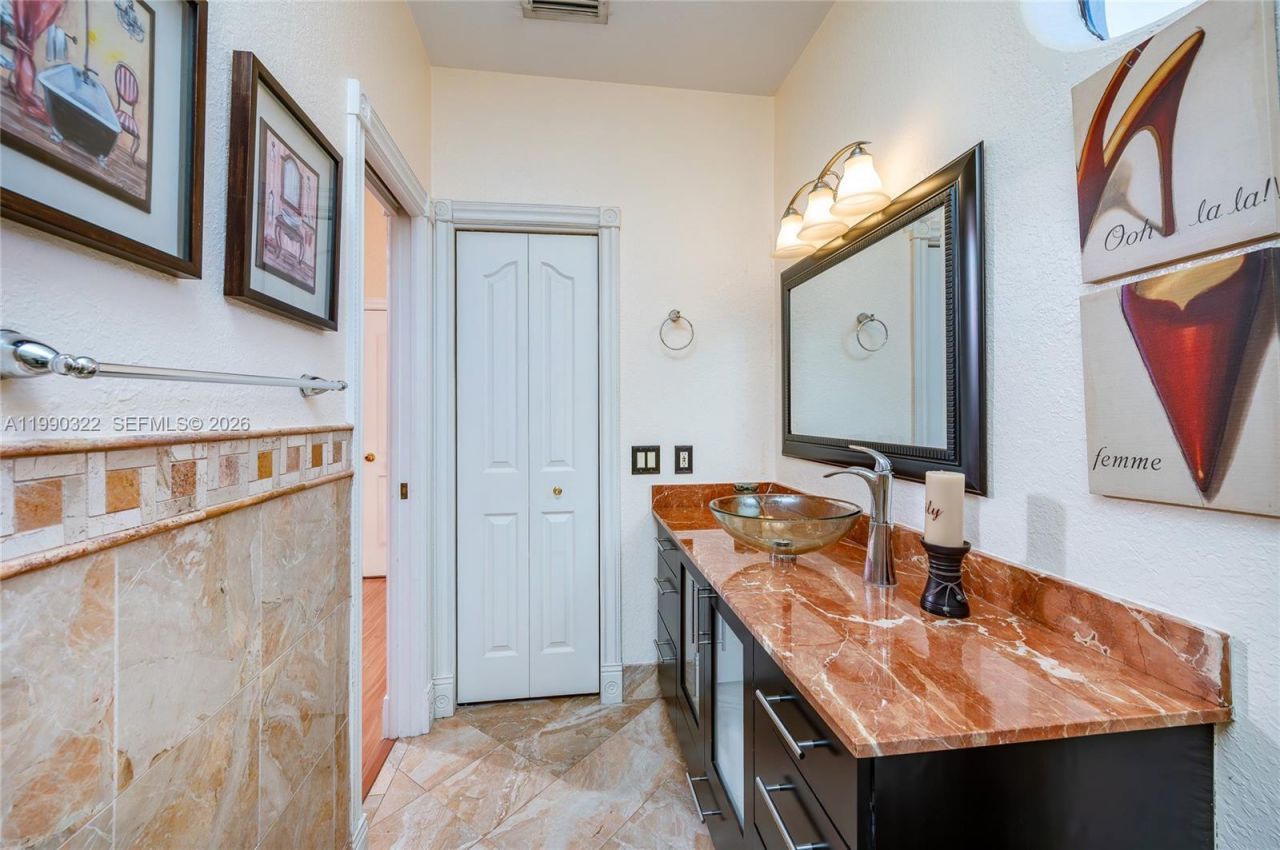 588 Miller Dr , Miami Springs, FL 33166 Photo