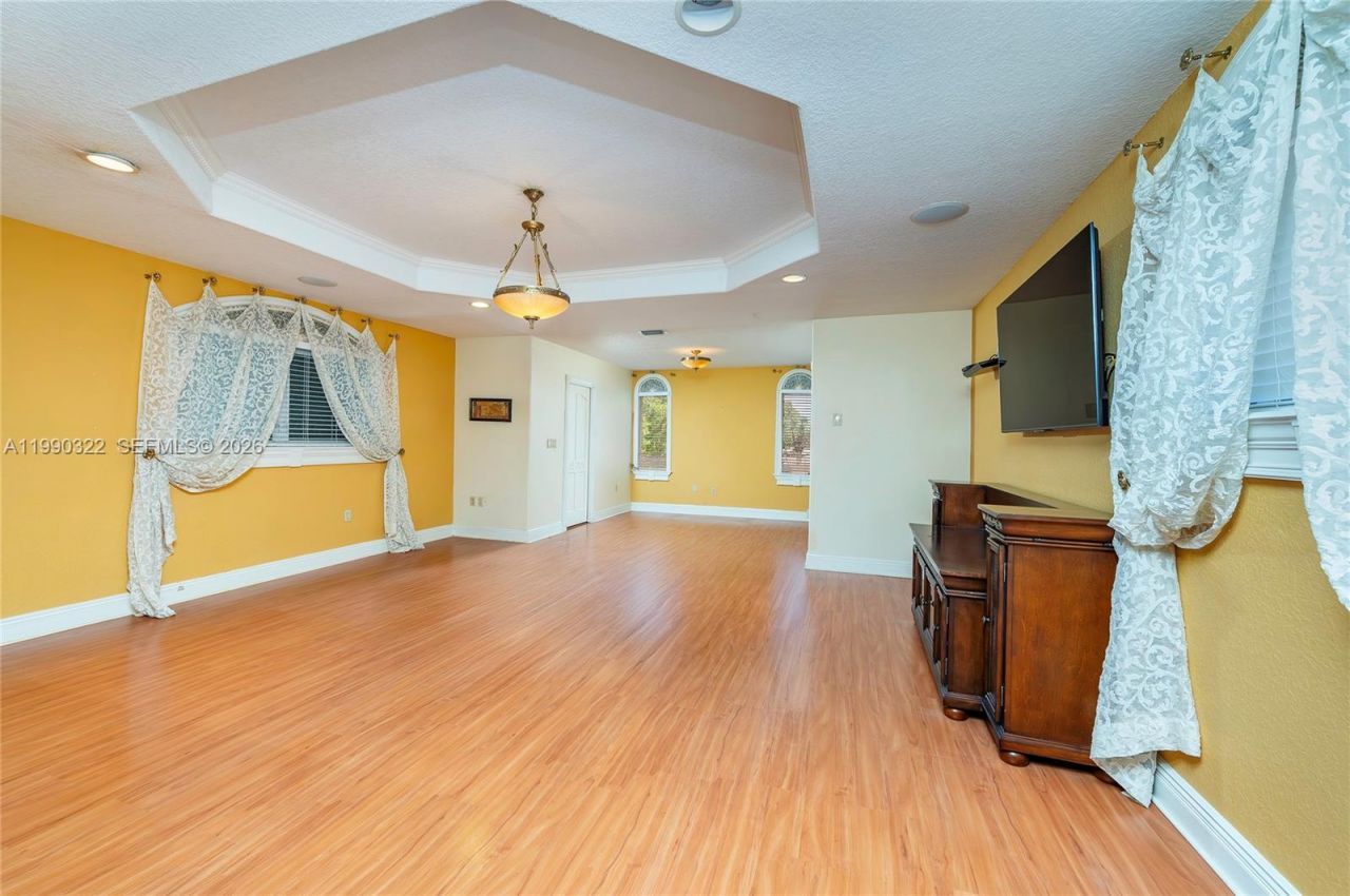 588 Miller Dr, Miami Springs, FL 33166 Photo