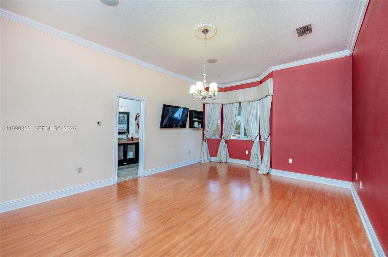 588 Miller Dr, Miami Springs, FL 33166 Photo