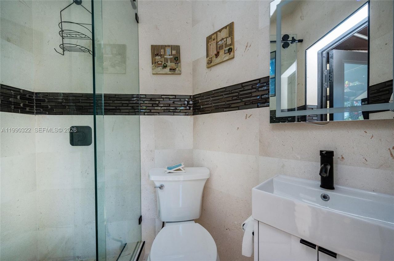 588 Miller Dr , Miami Springs, FL 33166 Photo