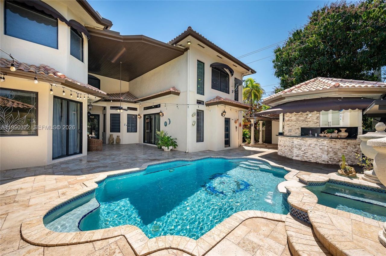 588 Miller Dr , Miami Springs, FL 33166 Photo