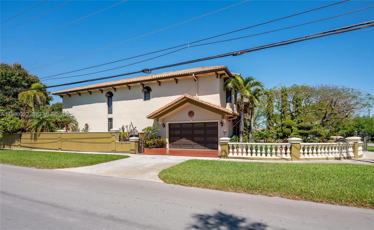 588 Miller Dr , Miami Springs, FL 33166 Photo