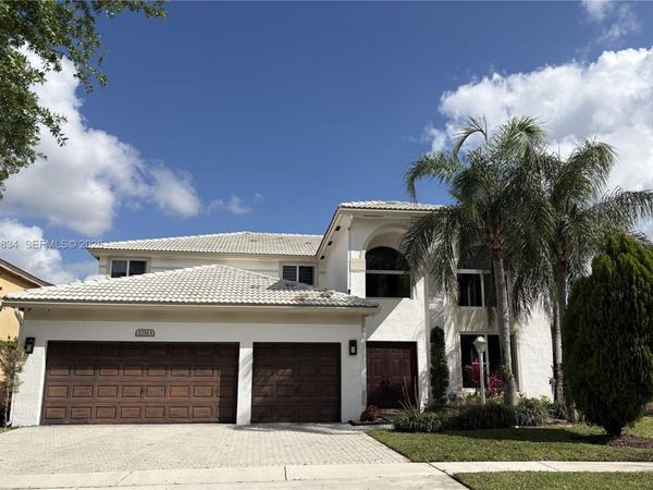 12513 NW 18th Mnr, Pembroke Pines, FL 33028