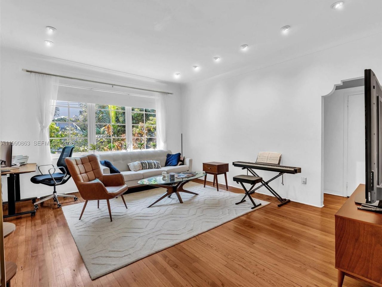 910 Lenox Ave, Unit 2, Miami Beach, FL 33139 Photo