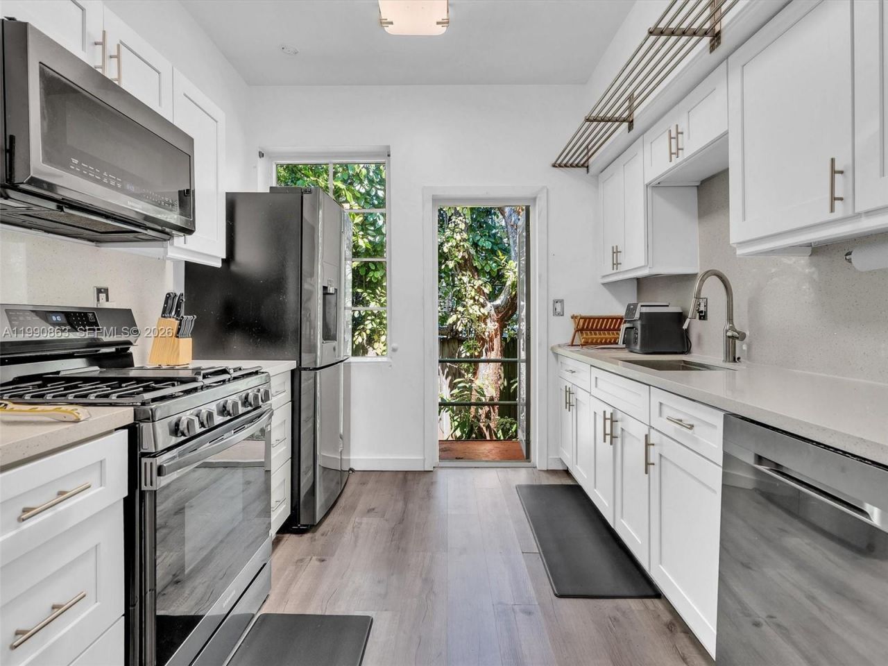 910 Lenox Ave, Unit 2, Miami Beach, FL 33139 Photo