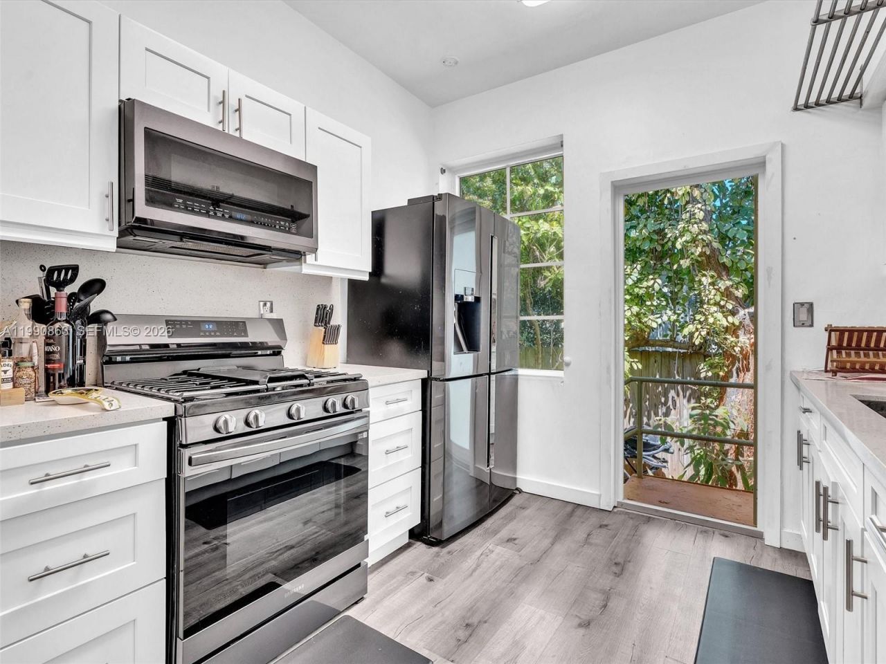 910 Lenox Ave, Unit 2, Miami Beach, FL 33139 Photo