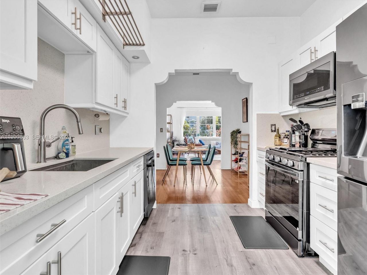 910 Lenox Ave, Unit 2, Miami Beach, FL 33139 Photo