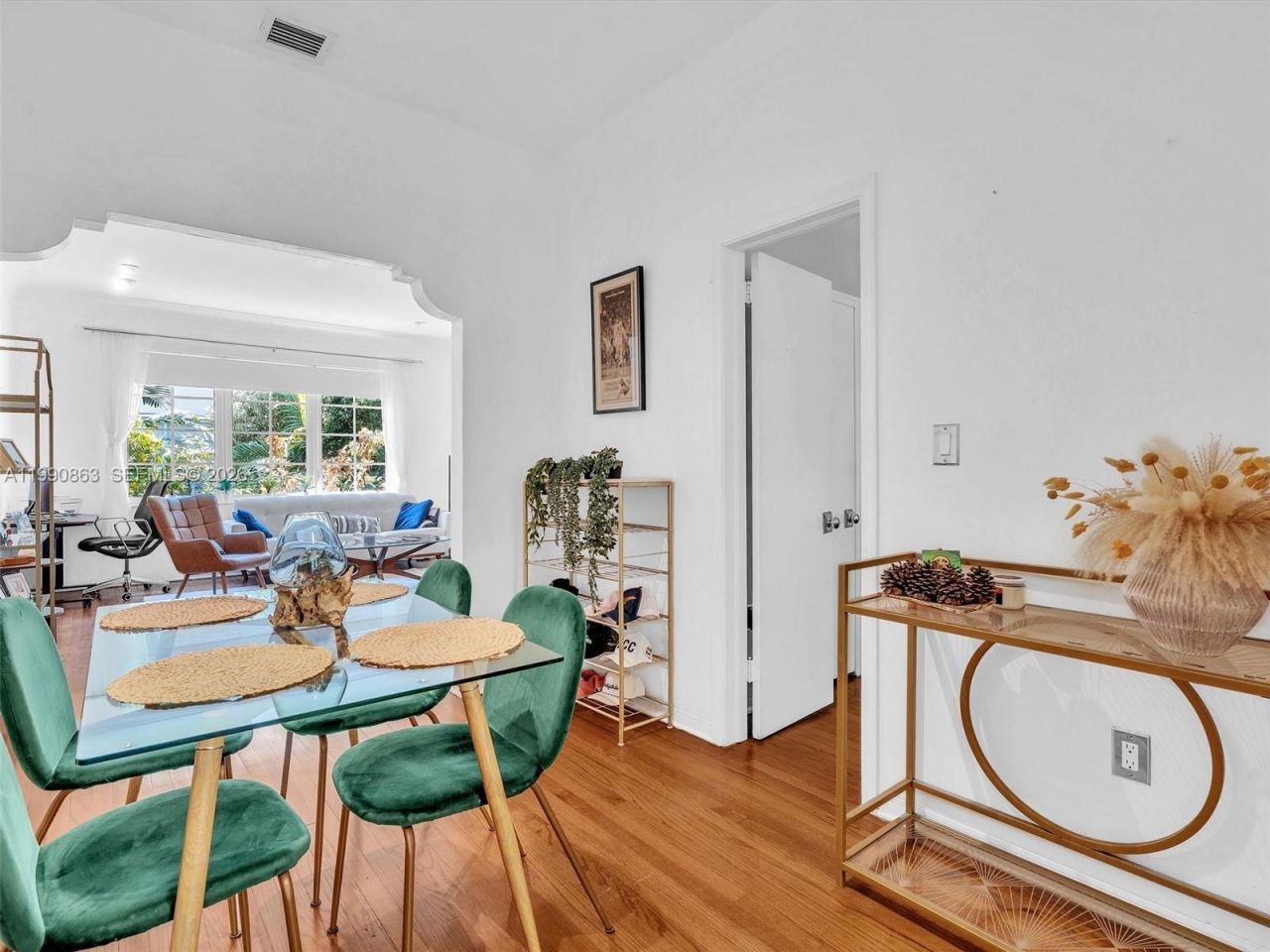 910 Lenox Ave, Unit 2, Miami Beach, FL 33139 Photo