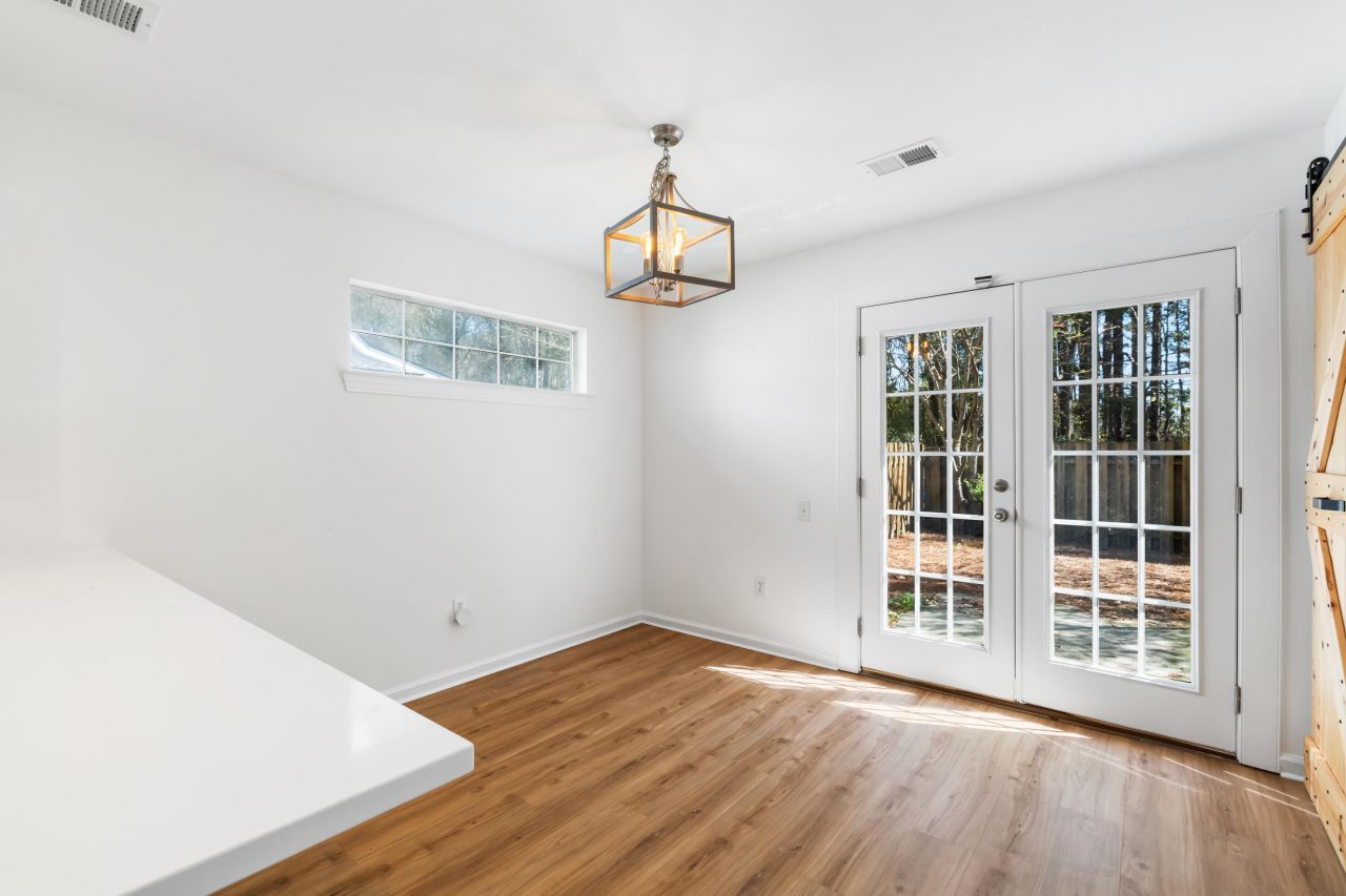 3076 Queensgate Way Photo 11