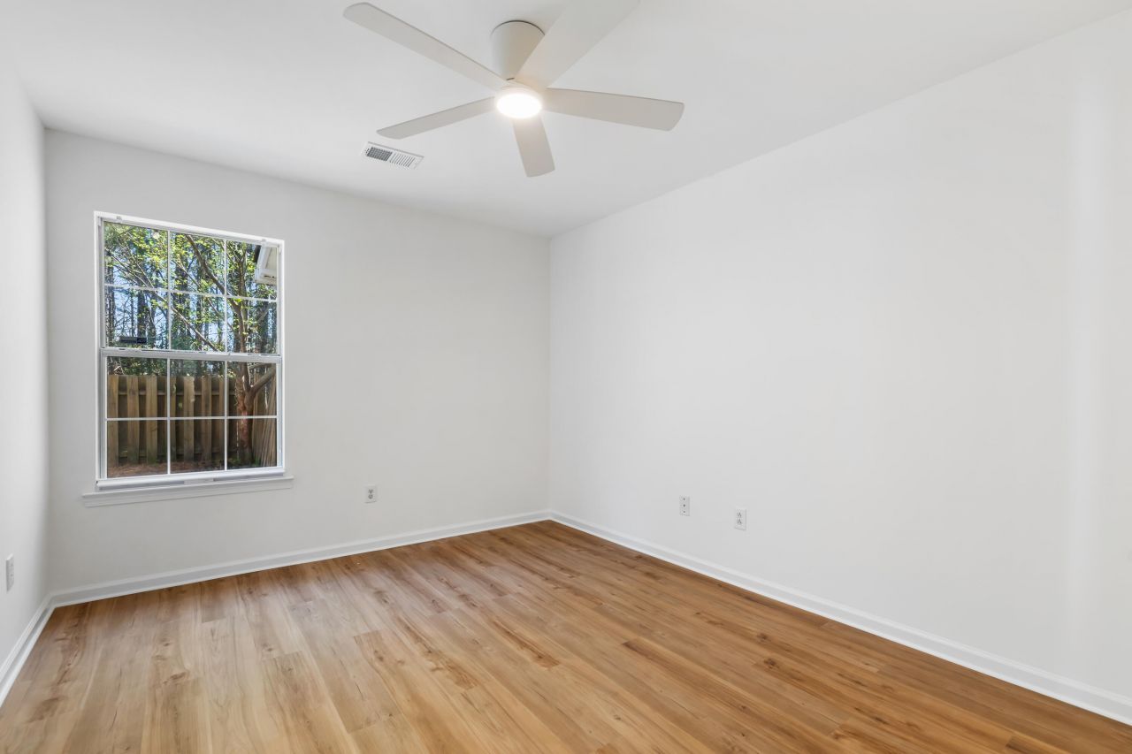 3076 Queensgate Way Photo 14