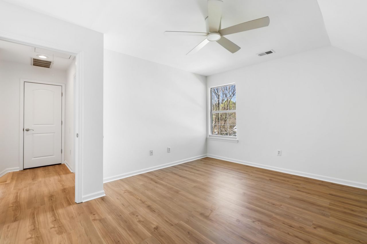 3076 Queensgate Way Photo 21