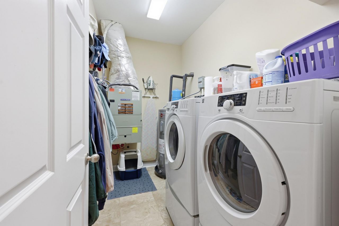 122 Oyster Bay Drive Photo 12