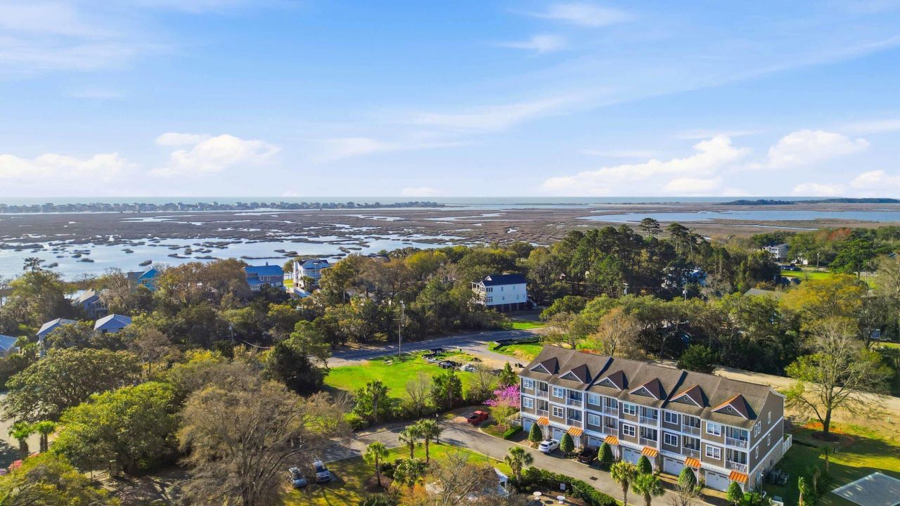 122 Oyster Bay Drive Photo 23