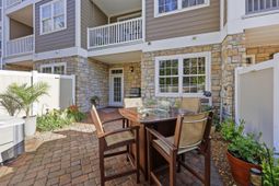 122 Oyster Bay Drive photo 4