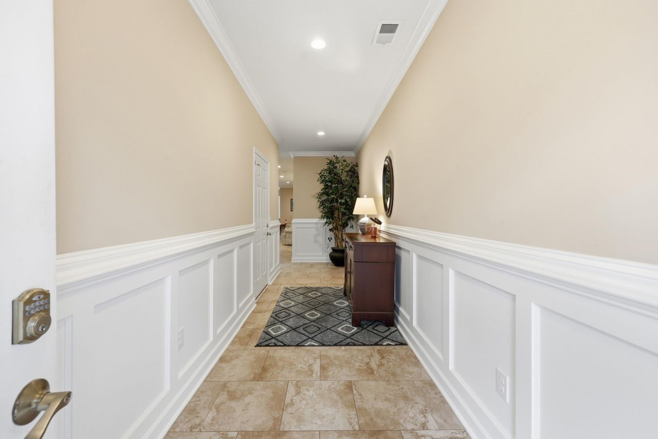 122 Oyster Bay Drive Photo 7