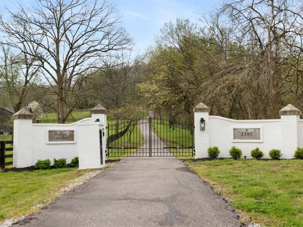 1395 Roy Sellers Rd, Columbia, TN 38401