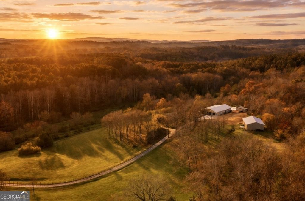 7686 Highway 136 W, Talking Rock, GA 30175 Main Photo