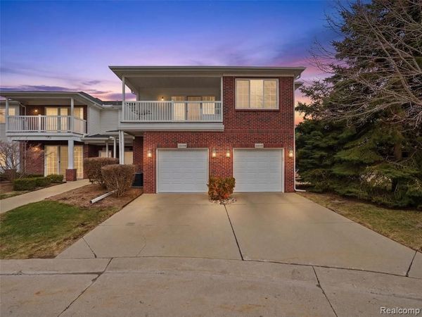 14294 Moravian Manor Circle, Sterling Heights, MI 48312