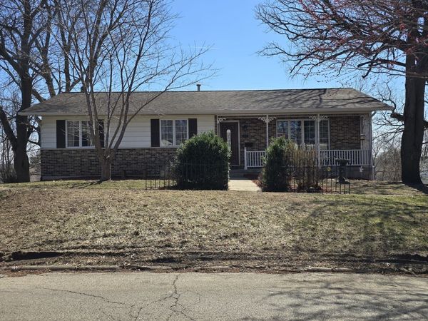 812 10th Avenue , Fulton, IL 61252