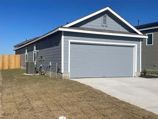 141 Basalt DR, Maxwell, TX 78666