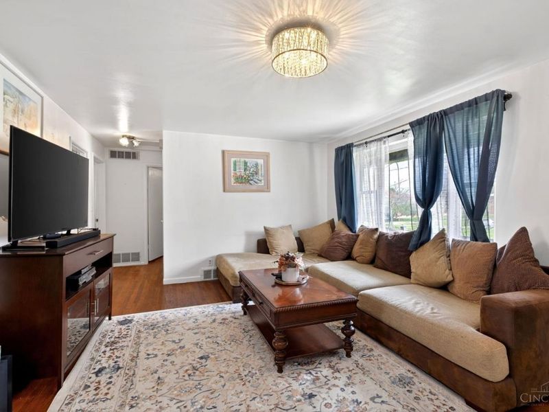 9007 Rolling Lane, Sycamore Township, OH 45236 Photo 9