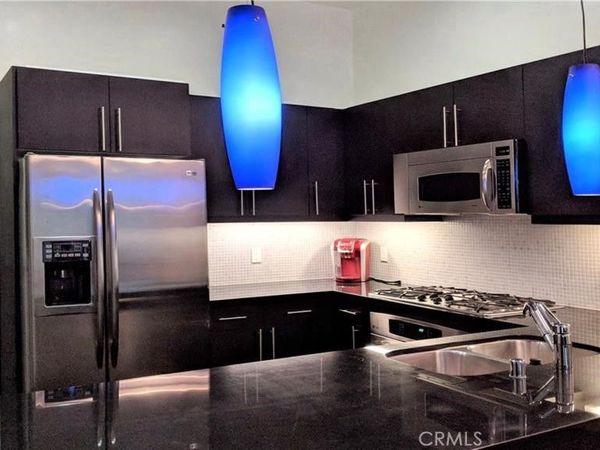 655 S Hope Street, Unit 806, Los Angeles, CA 90017