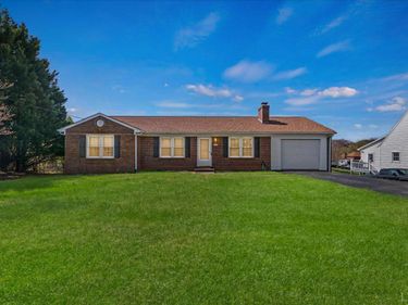 134 Hunt Club Dr, Madison Heights, VA 24572