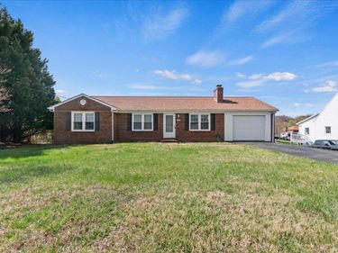 134 Hunt Club Dr, Madison Heights, VA 24572