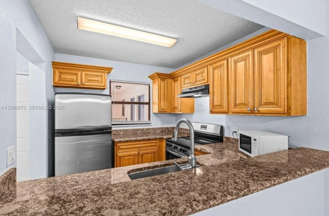 1495 Lake Crystal Dr , Unit H, West Palm Beach, FL 33411 Photo