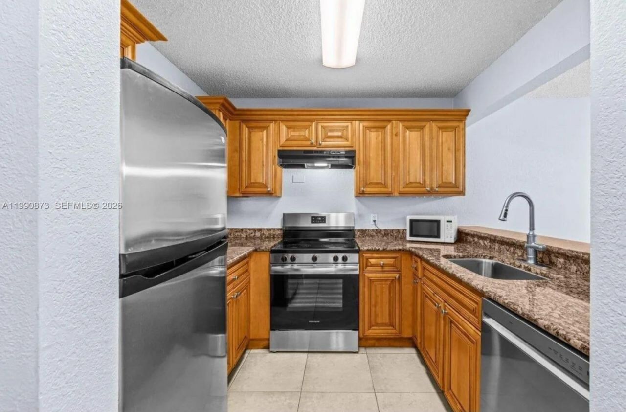 1495 Lake Crystal Dr , Unit H, West Palm Beach, FL 33411 Photo