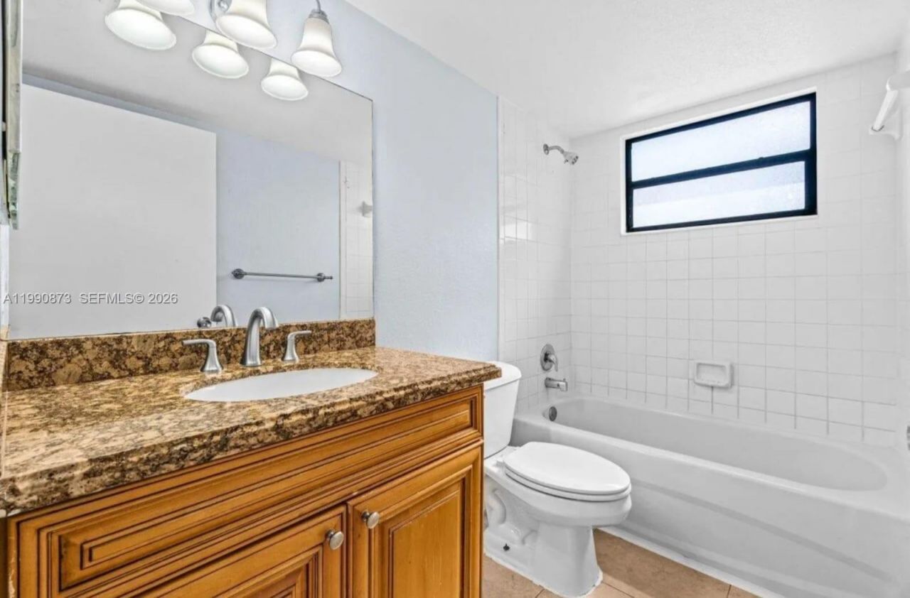 1495 Lake Crystal Dr , Unit H, West Palm Beach, FL 33411 Photo