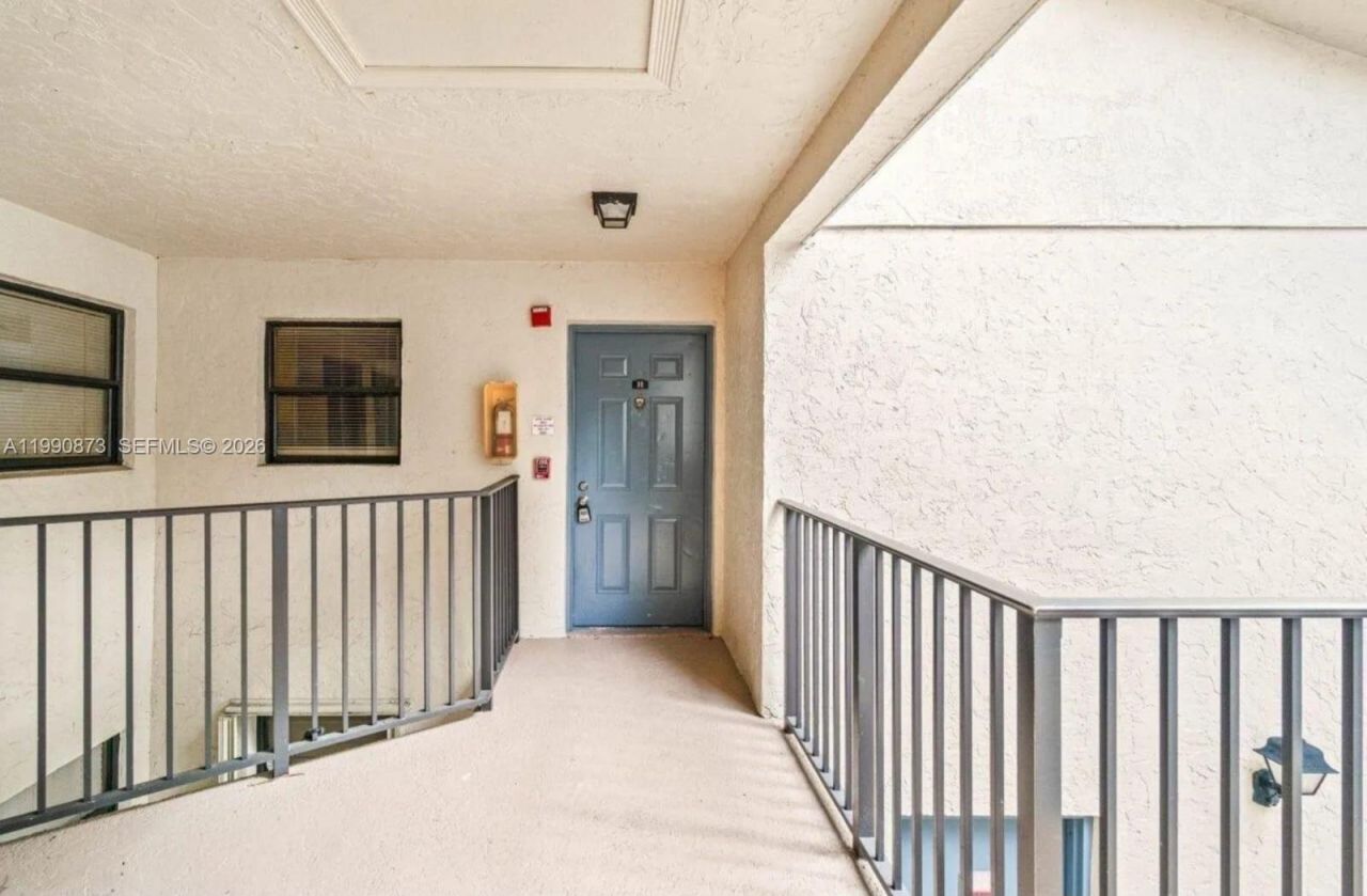 1495 Lake Crystal Dr , Unit H, West Palm Beach, FL 33411 Photo