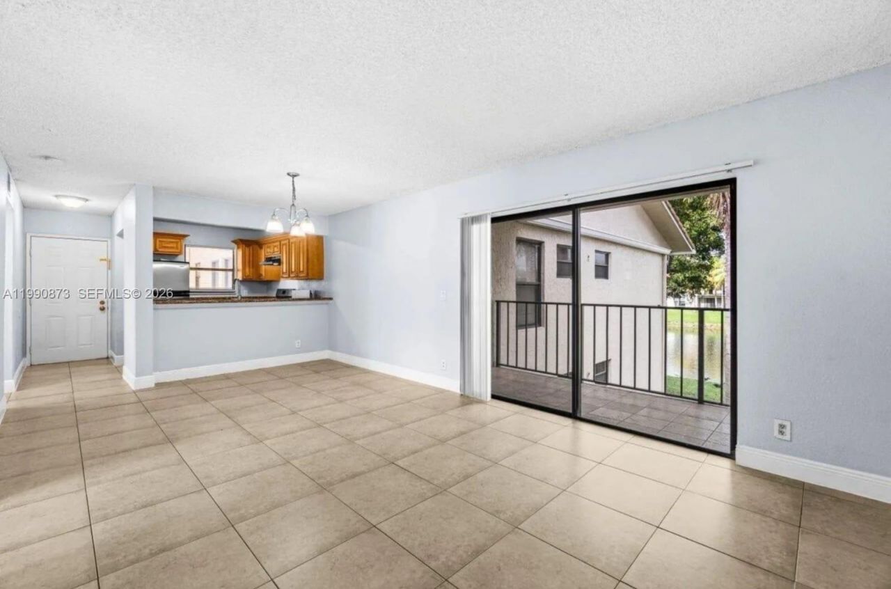 1495 Lake Crystal Dr , Unit H, West Palm Beach, FL 33411 Photo