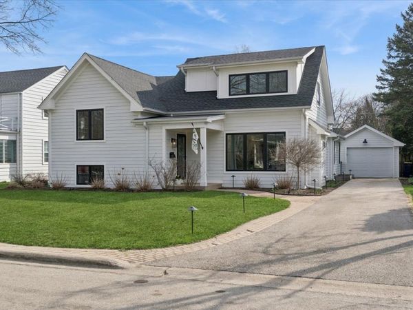 720 Ouilmette Lane , Wilmette, IL 60091