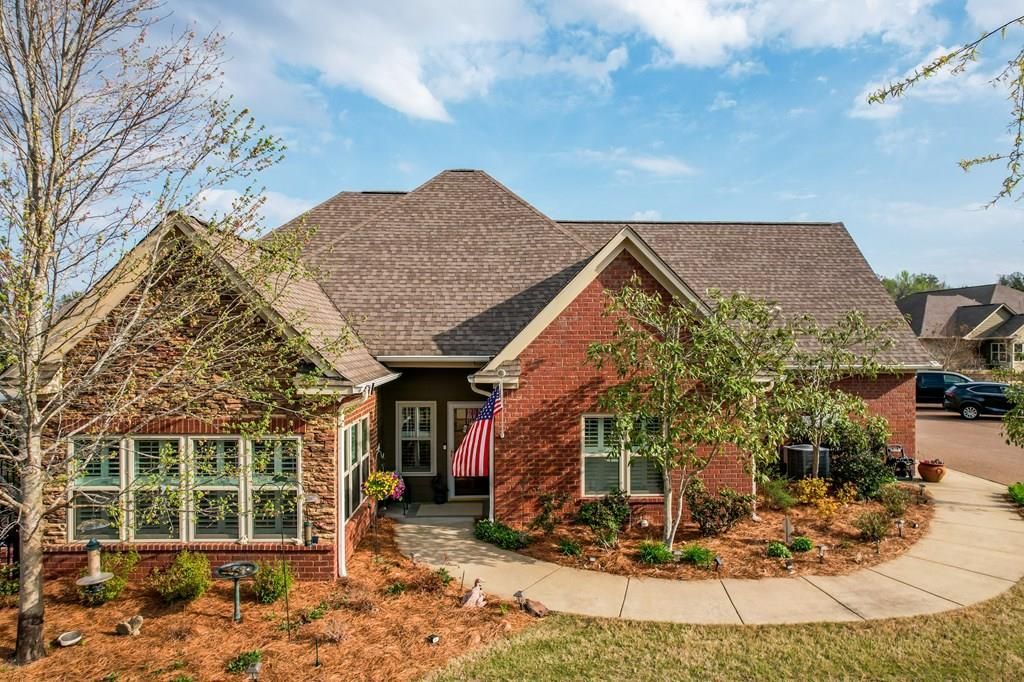 1702 Stonebridge, Oxford, MS 38655 Main Photo