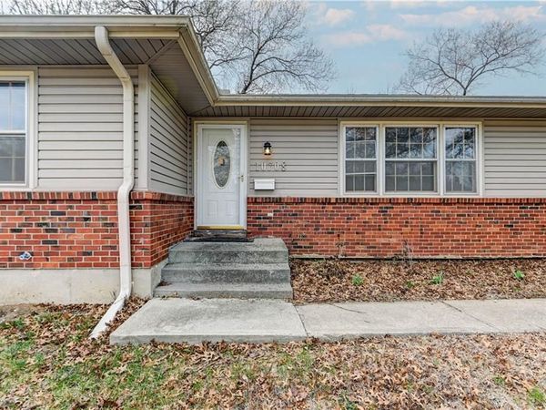 10708 Saint Catherines Lane, Kansas City, MO 64137