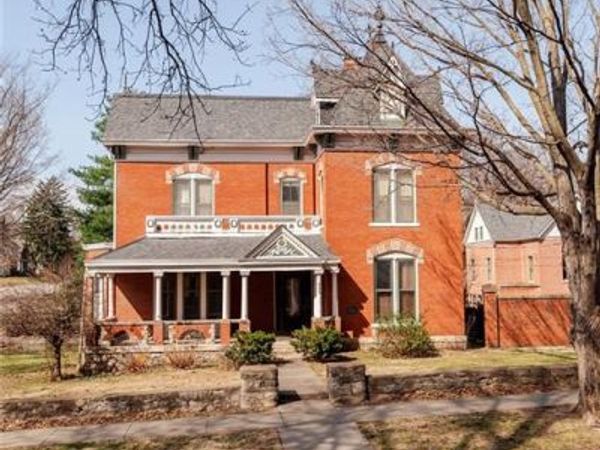 805 N 4 Street, Atchison, KS 66002