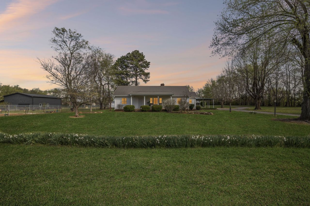 3026 Dilton Mankin Rd, Murfreesboro, TN 37127 Main Photo