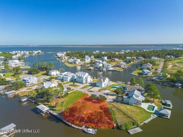 Golf View Drive, Pass Christian, MS 39571