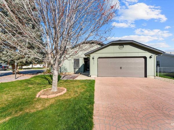 8343 Willowpark Dr, Garden City, ID 83714