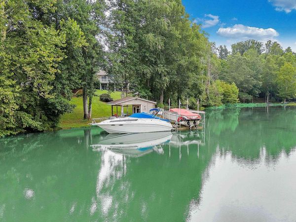 1914 Buccaneer RD, Moneta, VA 24121