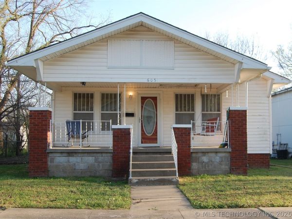 605 W Cummings Street , Henryetta, OK 74437