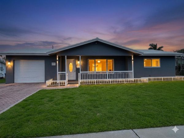 257 SW 5th Street, Boca Raton, FL 33432