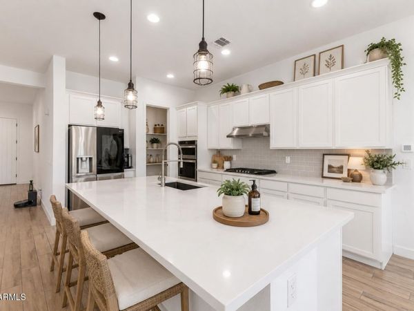 10207 E STROBE Avenue, Mesa, AZ 85212