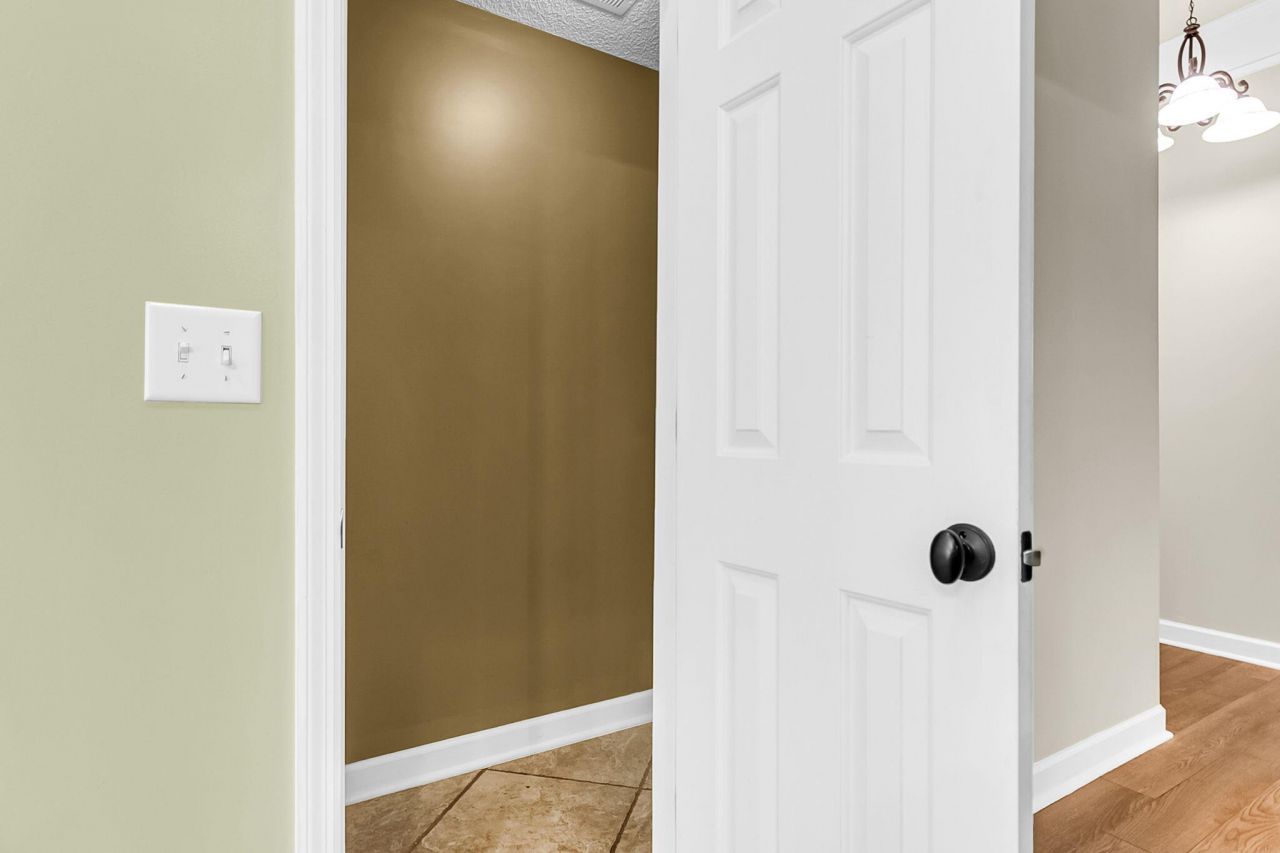 5509 Livonia Cove Photo 21